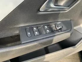 Opel Astra Sports Tourer thumbnail 9