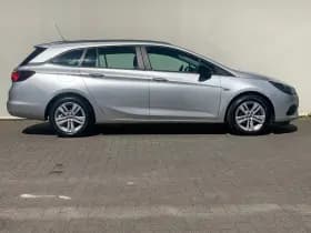 Opel Astra Sports Tourer thumbnail 4