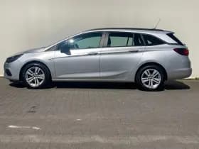 Opel Astra Sports Tourer thumbnail 6