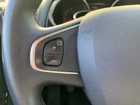 Renault Clio thumbnail 12