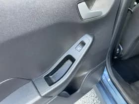 Ford Fiesta thumbnail 33