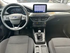 Ford Focus thumbnail 9