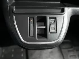 Opel Vivaro thumbnail 25
