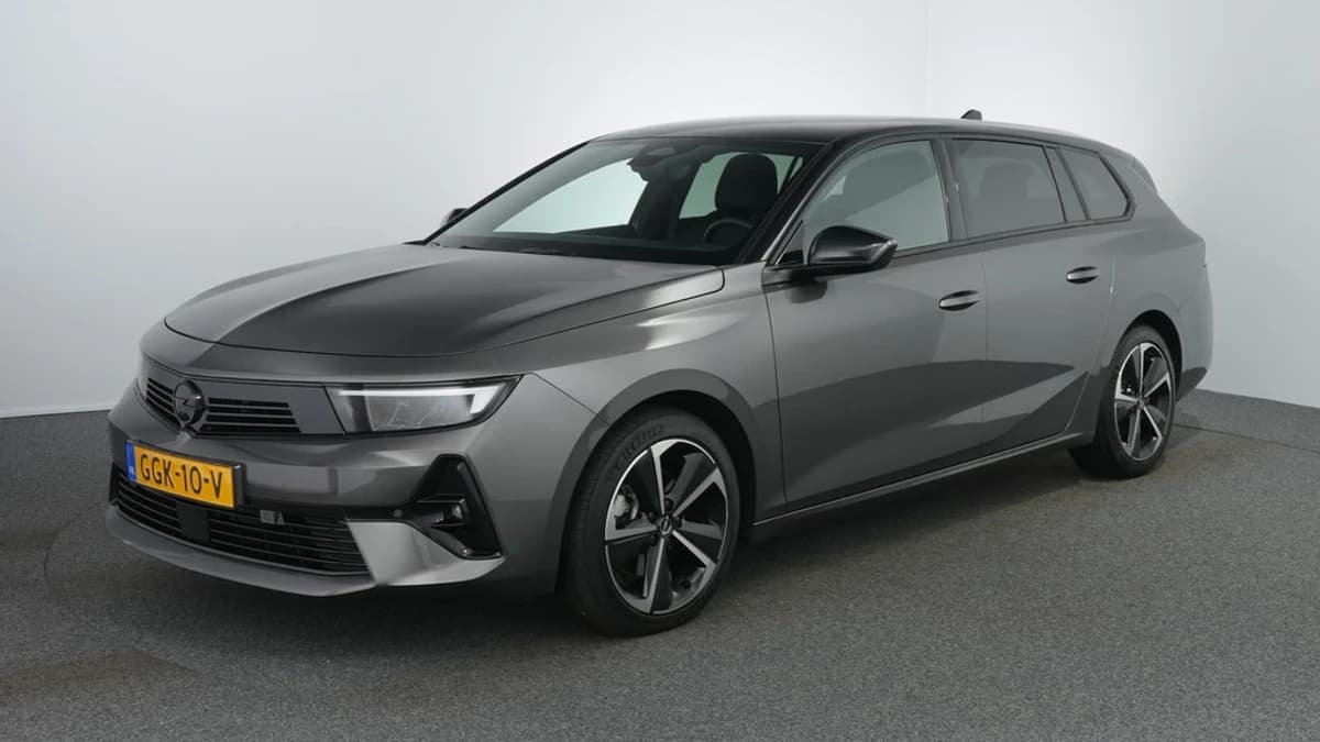 Opel Astra Sports Tourer — foto 1