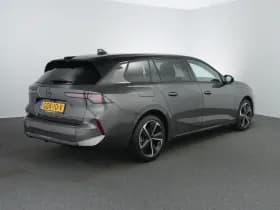 Opel Astra Sports Tourer thumbnail 2