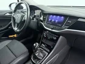 Opel Astra Sports Tourer thumbnail 3