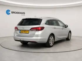 Opel Astra Sports Tourer thumbnail 4