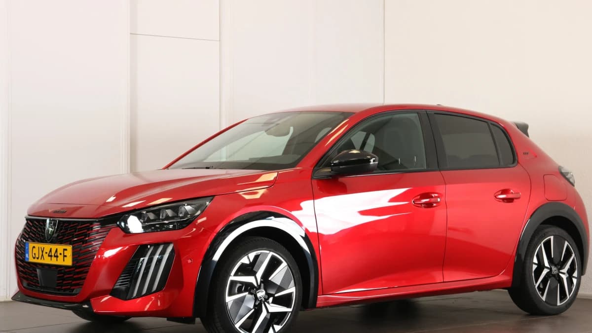 Peugeot 208 — foto 1