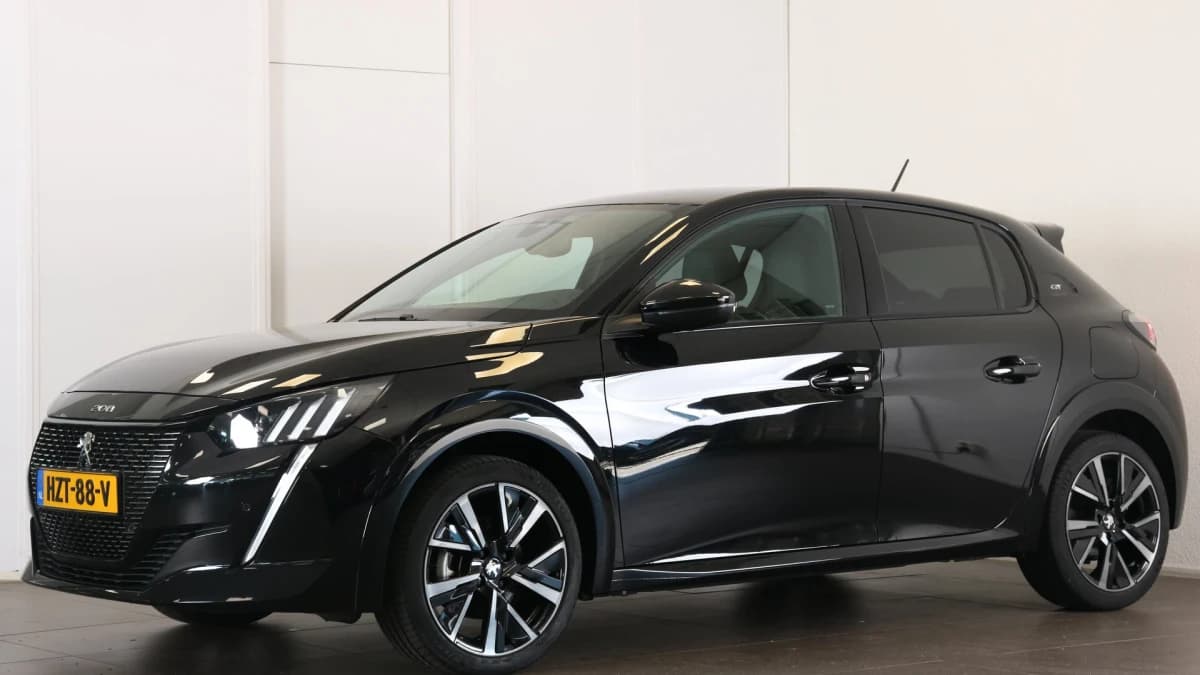 Peugeot 208 — foto 1