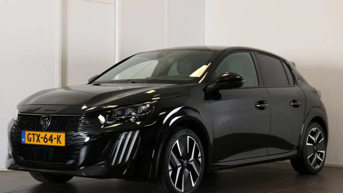Peugeot 208 — foto 1