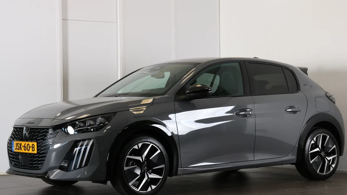 Peugeot 208 — foto 1