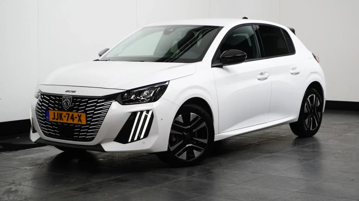 Peugeot 208 — foto 1