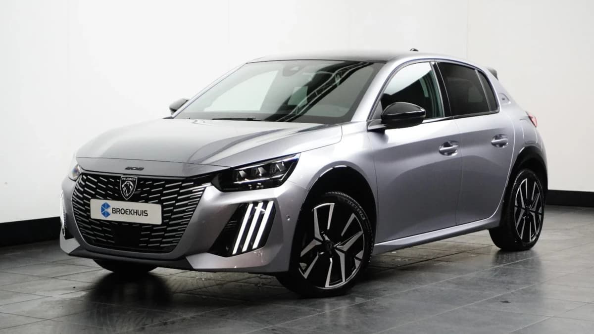 Peugeot 208 — foto 1