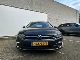 Volkswagen Passat thumbnail 2