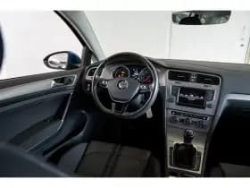 Volkswagen Golf thumbnail 3