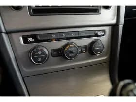 Volkswagen Golf thumbnail 27