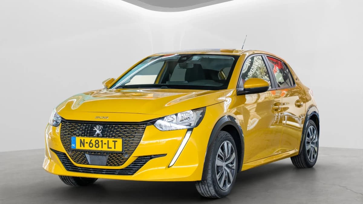 Peugeot e-208 — foto 1