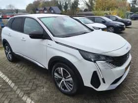 Peugeot 3008 thumbnail 2