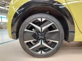 Peugeot e-208 thumbnail 10