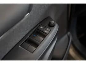 Toyota Yaris thumbnail 32