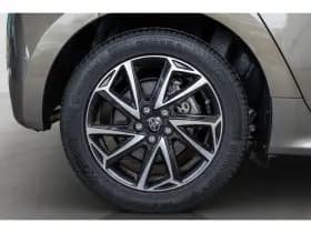 Toyota Yaris thumbnail 33