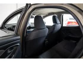 Toyota Yaris thumbnail 8