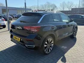 Volkswagen T-Roc thumbnail 2