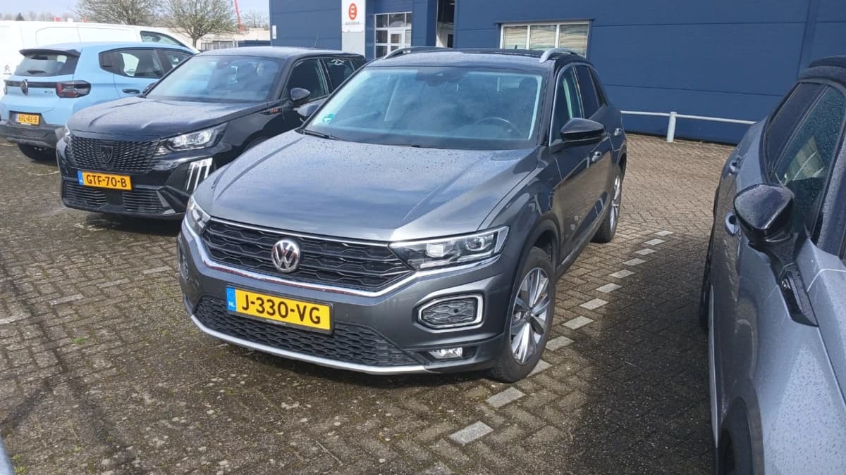 Volkswagen T-Roc — foto 1
