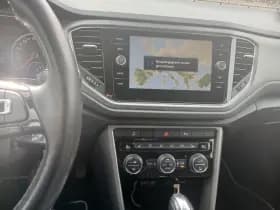 Volkswagen T-Roc thumbnail 5