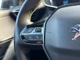 Peugeot e-208 thumbnail 11