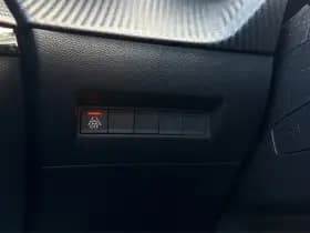 Peugeot e-208 thumbnail 31