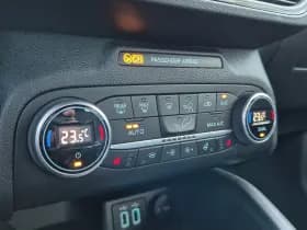Ford Focus thumbnail 24