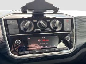 Volkswagen Up! thumbnail 12