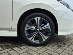 Nissan Leaf thumbnail 36