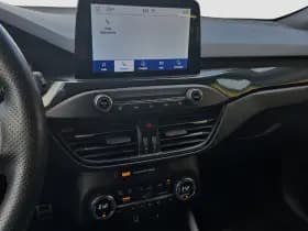 Ford Focus thumbnail 18