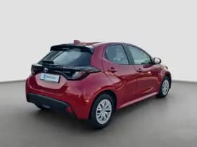 Toyota Yaris thumbnail 4