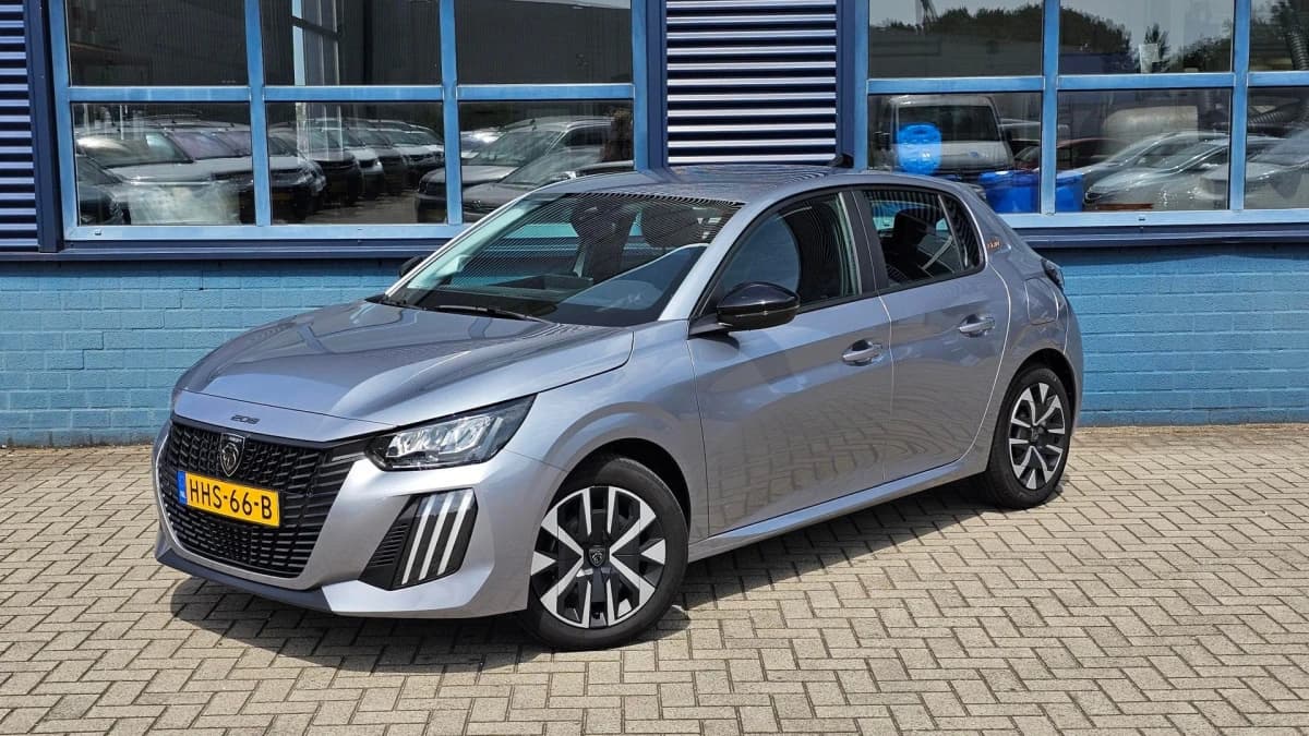 Peugeot 208 — foto 1