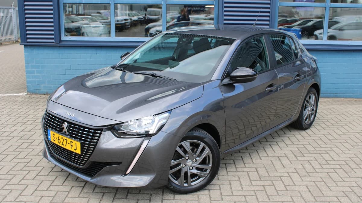 Peugeot 208 — foto 1
