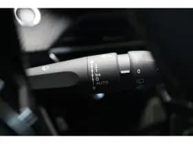 Peugeot e-208 thumbnail 17