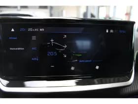 Peugeot e-208 thumbnail 24