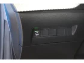 Peugeot e-208 thumbnail 28
