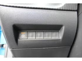 Peugeot e-2008 thumbnail 6