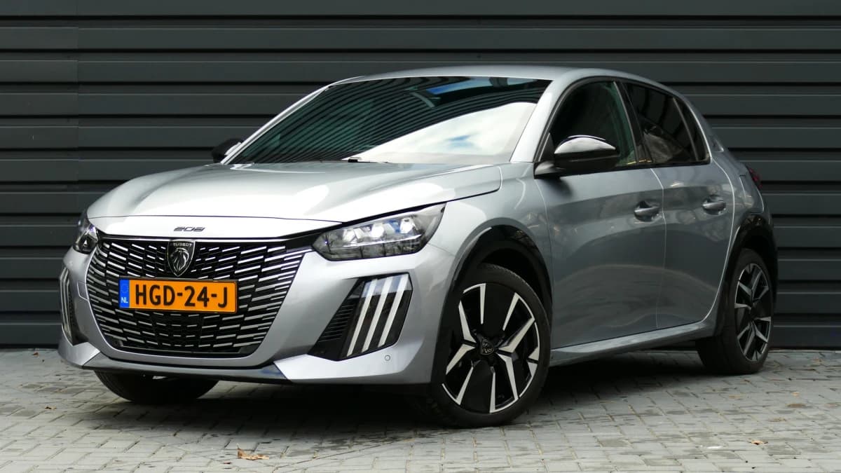 Peugeot 208 — foto 1