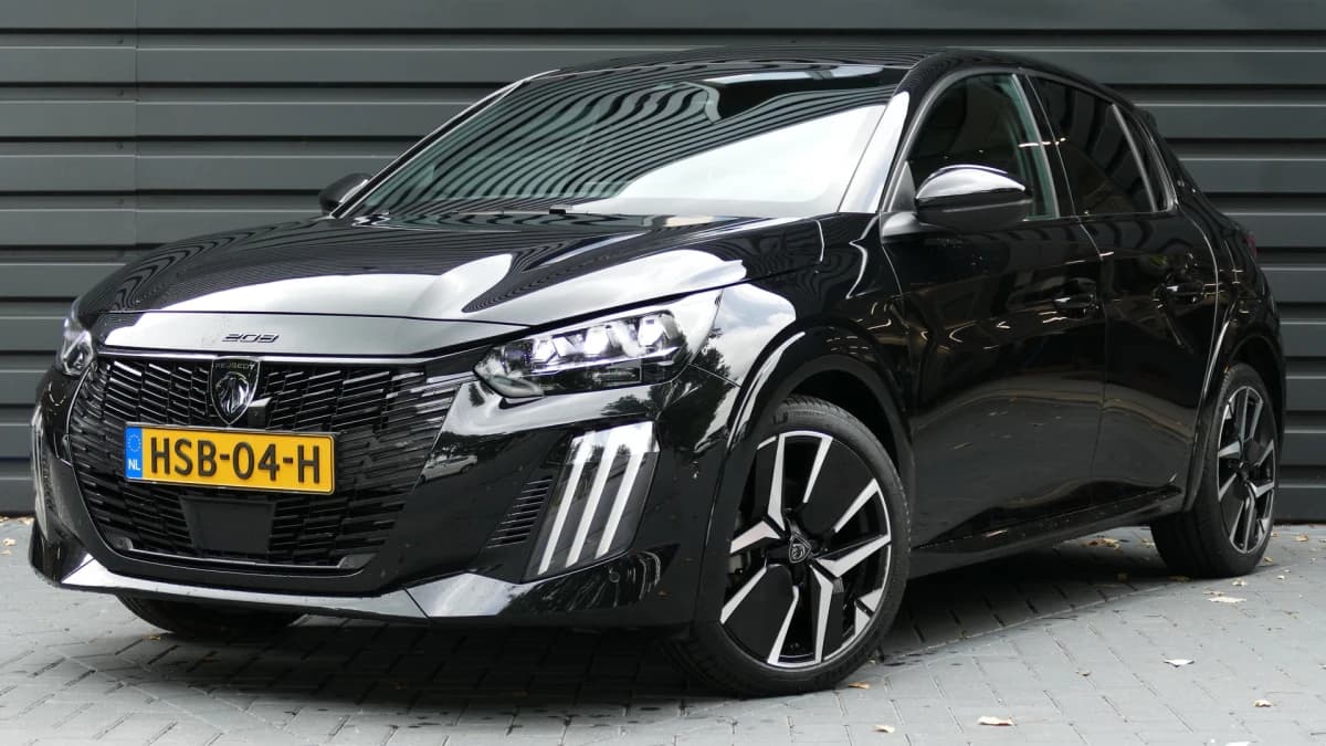 Peugeot 208 — foto 1