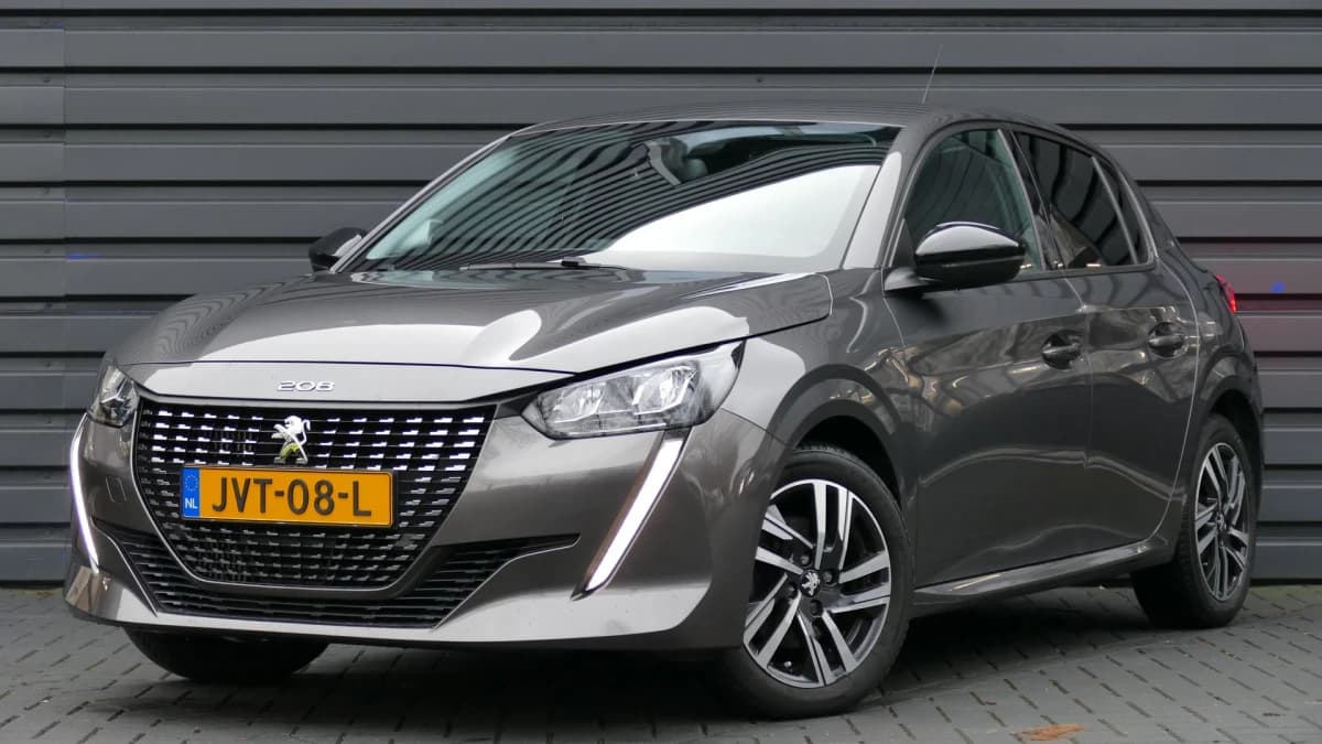 Peugeot 208 — foto 1