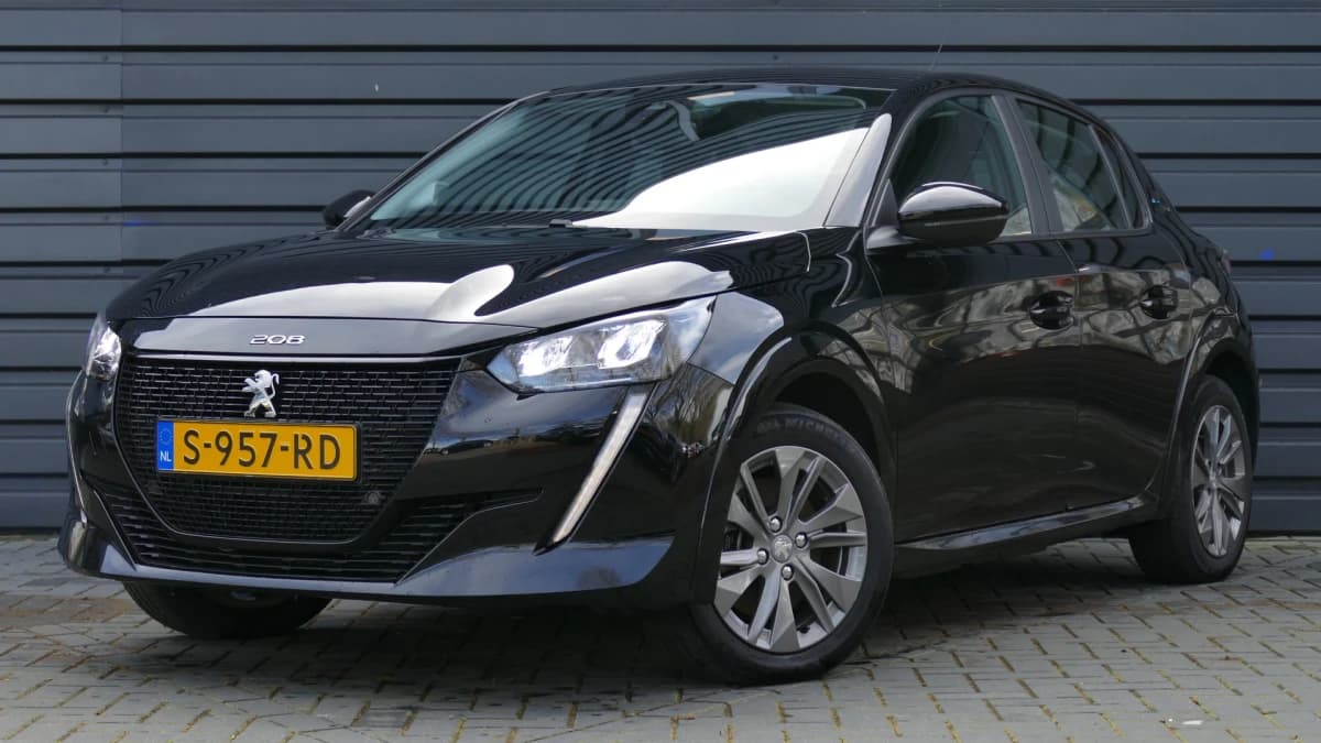Peugeot e-208 — foto 1