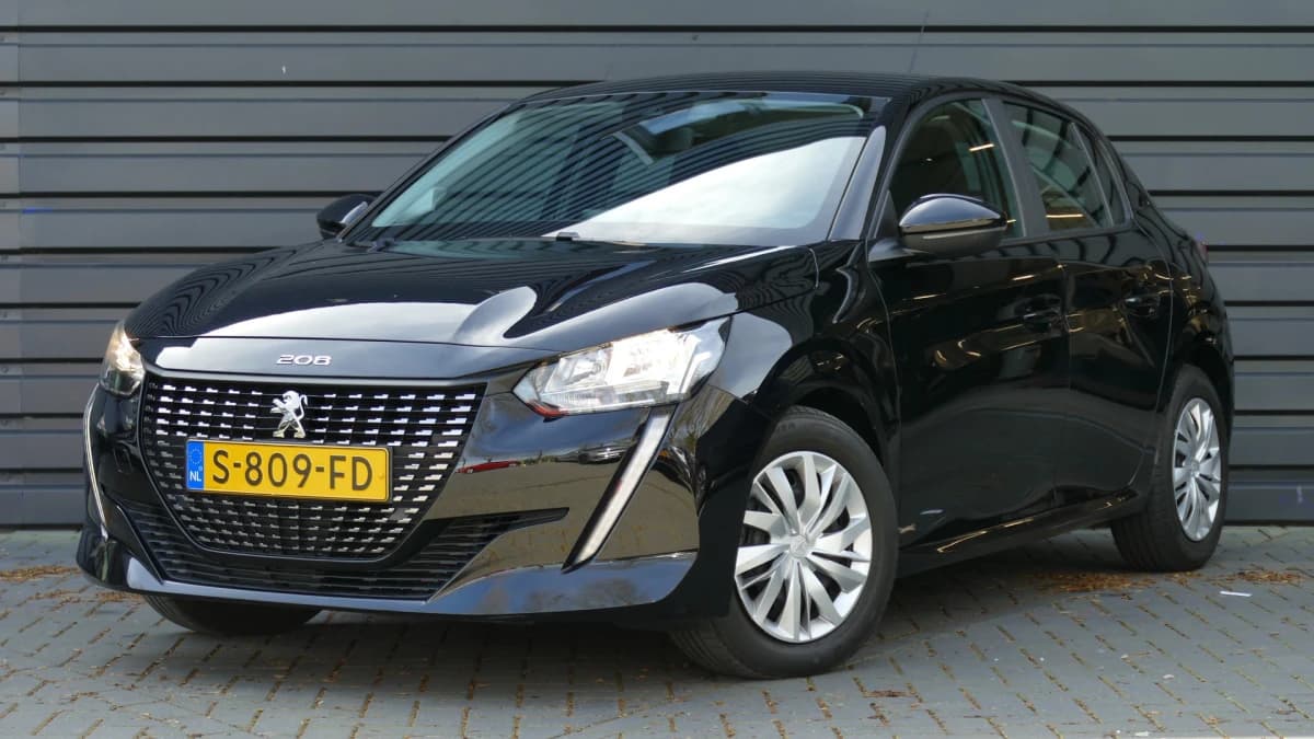Peugeot 208 — foto 1