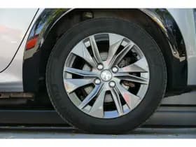 Peugeot e-208 thumbnail 10