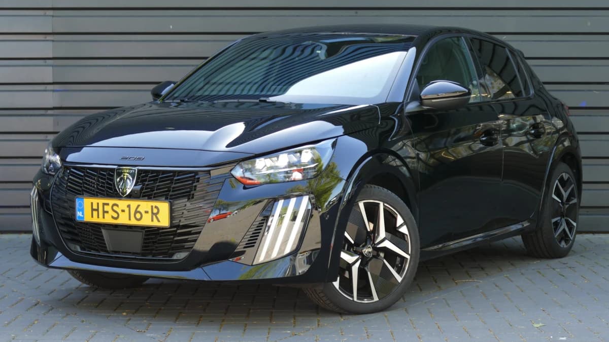 Peugeot 208 — foto 1