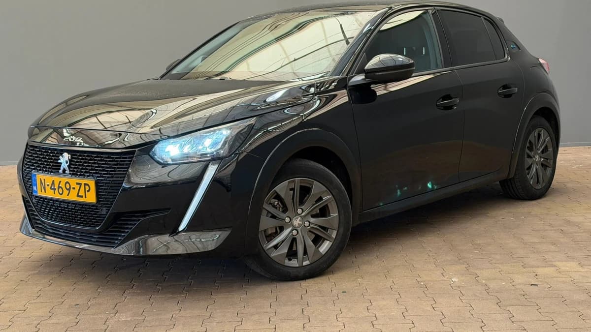 Peugeot e-208 — foto 1